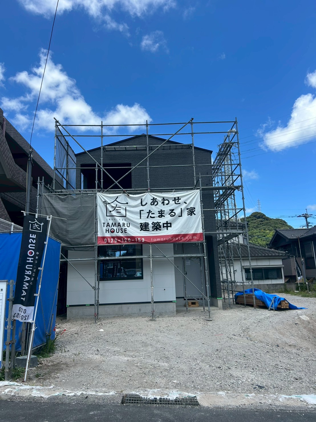 工事が進む鹿児島市の向陽分譲住宅の外観