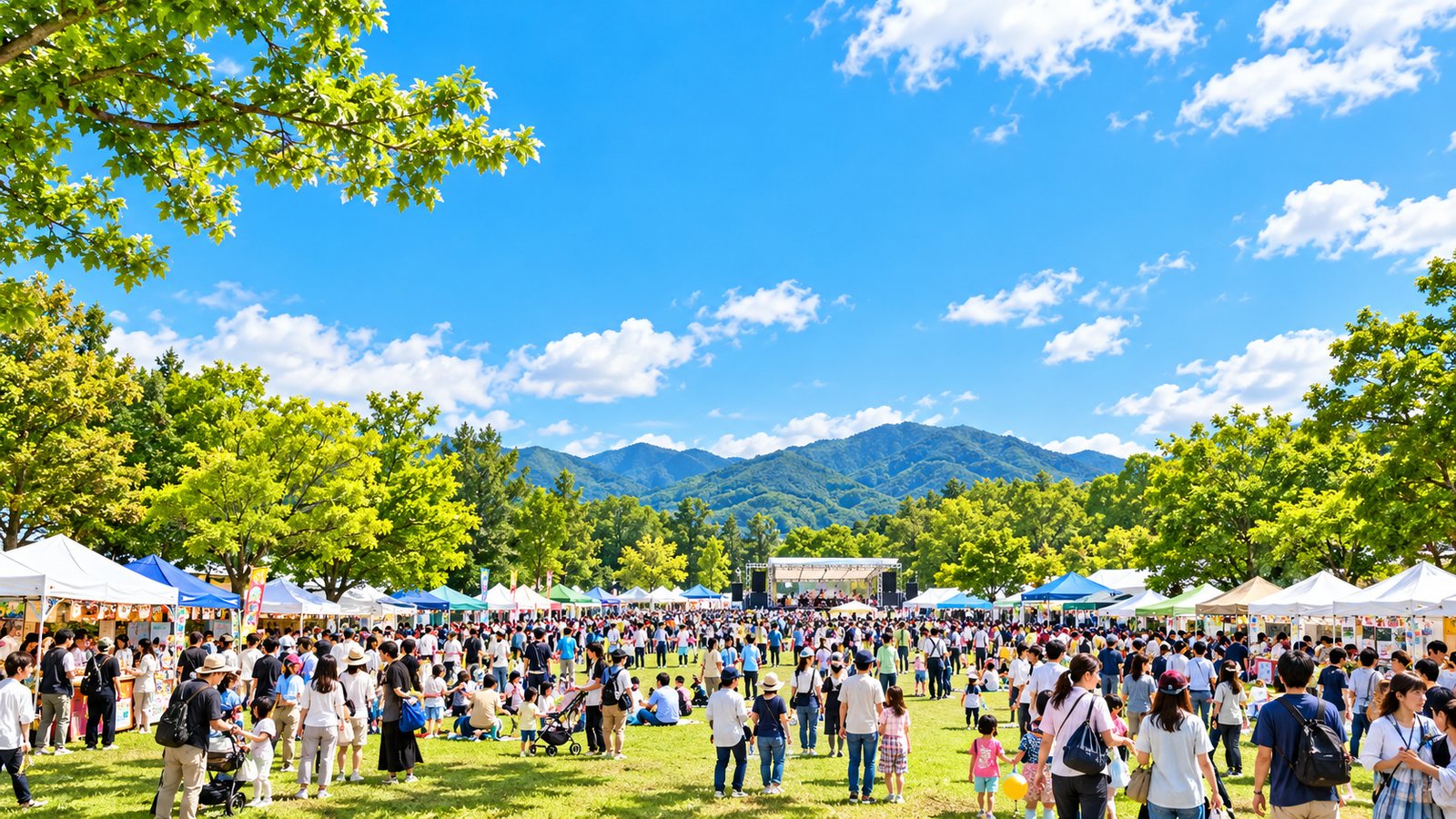青空の下、にぎわうイベント会場